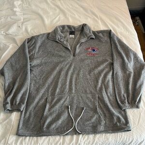 Men’s Patriots grey quarter zip